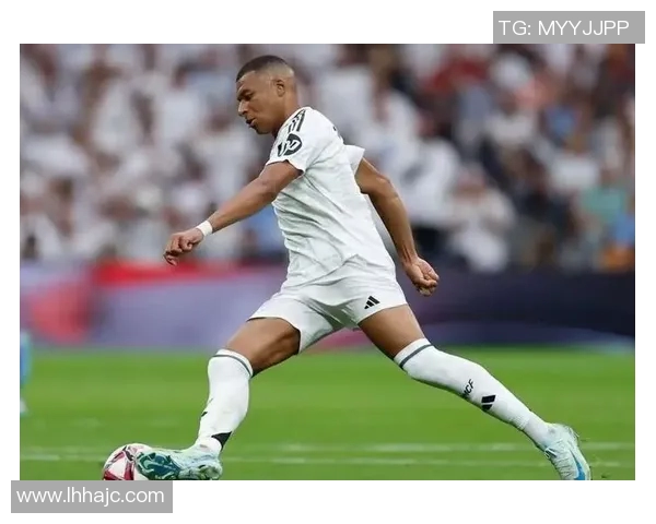 当前英国足球界备受瞩目的明星球员及其成就盘点