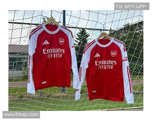 足球明星穿搭风格解析推荐适合女性的时尚鞋款